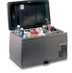 Vitrifrigo C41 buzdolab.

	
		41 litre hacim
	
		12/24V
	
		Nominal giri 36W.
	
		Saatte ortalama 14.5W tüketim
	
		Dahili Secop® kompresör
	
		3 yüzlü evaporatör ve güçlü szdrmalk sistemi sayesinde +10 °C ile -10 °C aras iç s ayar
	
		22.2 kg