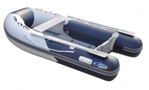 X-Cape Ahap tabanl ime bot. X-Cape özellikle hafif ve dayankl olarak tasarlanm olup, sert kumsallara indirmekten, arabann içinde veya dnda, karavanlarda, teknelerde ve römorklarda indirip bindirmeler gibi günlük kullanm koullarna dirençlidir. Her iki yüzü PVC ile kapl 0.9 mm, 1000 denye polyester kumatan mamul modern yüzdürücü tüpe sahiptir. Koyu Gri/Açk gri ve Lacivert/Açk gri renk seçenekleri mevcuttur. 
	
	• V ekilli bir alt kabuk oluturan ime omurga 

	• Entegre kç ayna ve plastik motor montaj plakas 

	• Kç aynada tahliye tapas

	• Tüplere entegre, salam tutamaklar

	• Sökülebilir, su kontrplandan mamul oturak

	• Iskarmozlu 2 adet kürek ve tüplere entegre kürek tutucular

	• Emniyetli tutunmay salayan tüpe entegre halatlar 

	• Çekme halkas 

	• 2 adet kç tutama

	• Tama çantas 

	• Bot pompas

	• Tamir kiti 