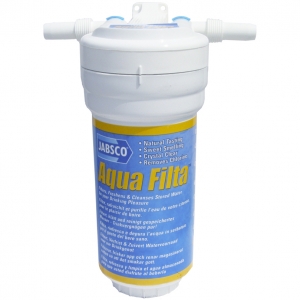 Jabsco 59000-1000 Aqua Filta tatl su filtresi. Berrak, temiz, taze tatta içme suyu için.

	
		Klor dahil tat ve kokular giderir
	
		Bir sezon kullanmndan sonra kolay kartu deiimi - boru tesisatna müdahale etmeye gerek yok
	
		Dahili Vanalar - kartuu deitirirken sistemi izole etmeye veya boaltmaya gerek yok
	
		Gümü emdirilmi aktif karbon ile bakteri üremesini engeller
	
		Maksimum Önerilen Basnç 4,2 bar (60 psi)
	
		Balantlar: 13 mm (½") çapl hortum veya 15 mm Hep2O veya ½" BSP içten dili balant parçalar için
	
		Boyutlar: 230 mm yükseklik, 140 mm derinlik, 100 mm genilik
	
		Çk: Dakikada 14 litreye kadar