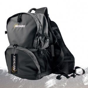 Standart bal�k&ccedil;� yeleklerine ek olarak bu &uuml;r&uuml;n, daha &ccedil;ok ta��ma ve muhafaza kapasitesi ile uzak sularda av i&ccedil;in yelek ve s�rt &ccedil;antas� olarak tasarlanm��t�r.

Kompakt yap�s� ve geni� kapasitesi bal�k&ccedil;�n�n t&uuml;m ihtiya&ccedil;lar�n� yan�nda muhafaza edebilmesine olanak verir. Ayarlanabilir ve destekli omuz ask�lar� y&uuml;k&uuml; dengeler. FW-01 ile oltalar�n�z�, yemeklerinizi, giysilerinizi, elektronik gere&ccedil;lerinizi ve hafif kamp malzemelerinizi yan�n�zda ta��yabilirsiniz.