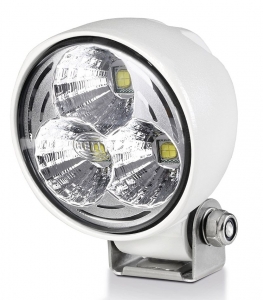 Hella Marine Module 70 Pro ledli güverte aydınlatma lambası. 
Yüksek vibrasyon, darbe ve şoklara maruz kalınan uygulamalarda kullanım için uygundur. Yalıtımlı gövdesi sayesinde bakım gerektirmez. Paslanmaz çelik montaj bağlantıları ve 2 metrelik Marin tip kablo ürün beraberinde verilir. Yakın mesafe homojen aydınlatmalarında yüksek yoğunluklu beyaz ışık sağlaması için Hella Marine reflektör optikleri ve Led teknolojisi birleştirilmiştir. Güç tüketimi 21W (<1.75A @ 12V)’ dan az olup oldukça yüksek bir tasarruf sağlar. Işık çıkışı 2100 lümen, Renk sıcaklığı 6500K’dır. 9-33V DC.