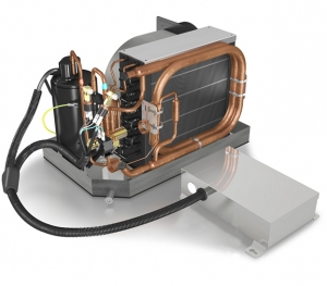 Vitrifrigo Marine Klima. Paket tip. 12000 BTU.

	Kompresör, deniz suyu kondansesi, evaporator ve fan tek bir kompakt ünitede birletirilmitir.Kontrol paneli dahildir.

	
		Bakr borulu heat exchanger.
	
		Farkl bir yere monte edilebilen elektrik kutusu
	
		Yönü deitirilebilir güçlü fan
	
		D kabuu bakr, iç kabuu nikel borulu, yüksek verimlilikte deniz suyu kondansesi
	
		Drenajl, paslanmaz çelik alt gövde


	Çalma Voltaj: AC 230V/50Hz/Tek Faz
	Nominal Soutma Kapasitesi (Btu/Saat): 12000
	Nominal Istma Kapasitesi (Btu/Saat): 1300
	Nominal güç tüketimi (soutma modunda) (kW): 0.9
	Nominal güç tüketimi (stma modunda) (kW): 1.1
	Nominal Amperaj (Soutma modunda) (A): 4
	Nominal Amperaj (Istma modunda) (A): 4.7
	Hava ak (m3/saat): 540
	Drenaj hortum Ø (mm): 18
	Hava kayna hortum Ø (mm): 152
	Elektrik kutusu ebad (mm): 206x188x64
	Arlk (kg): 26
	Genilik (mm): 520
	Yükseklik (mm): 330
	Derinlik (mm): 321
	Tavsiye edilen pompa kapasitesi (L/Saat): 900